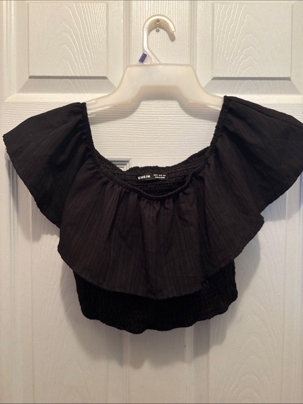 SHEIN Black Off-Shoulder Ruffle Crop Top - Flowy Sleeve Detail
